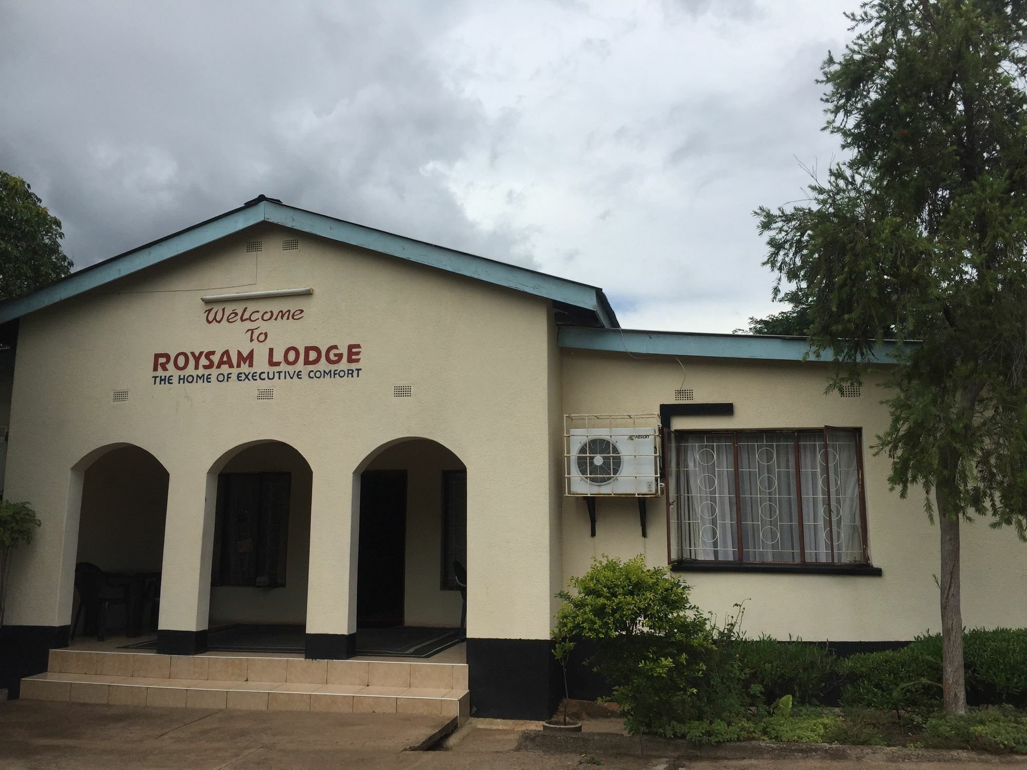 Roysam Lodge Livingstone Ngoại thất bức ảnh